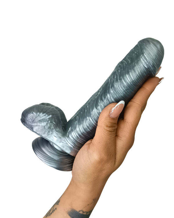 Dildo Exótic Plata Con Ventosa | Heywood 18cm