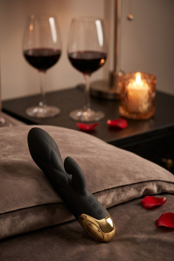 Vibrador Con Succionador Golden Desire